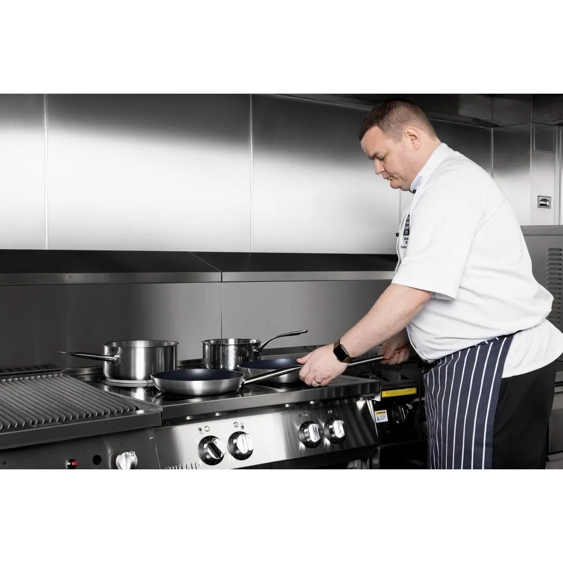 CU488 Buffalo Freestanding 4 Zone Induction Hob