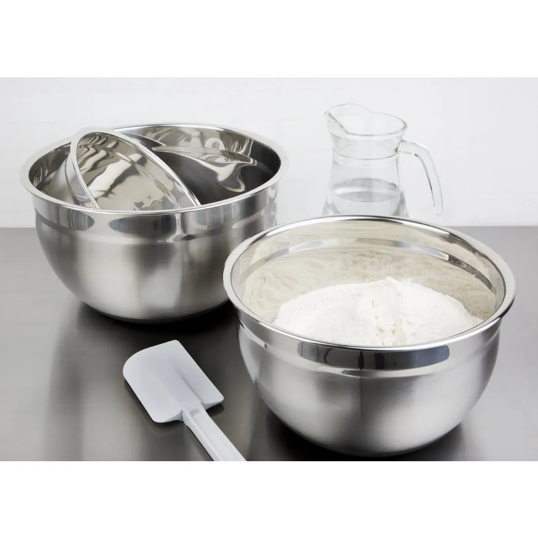 GG021 Vogue Stainless Steel Bowl with Silicone Base 3Ltr