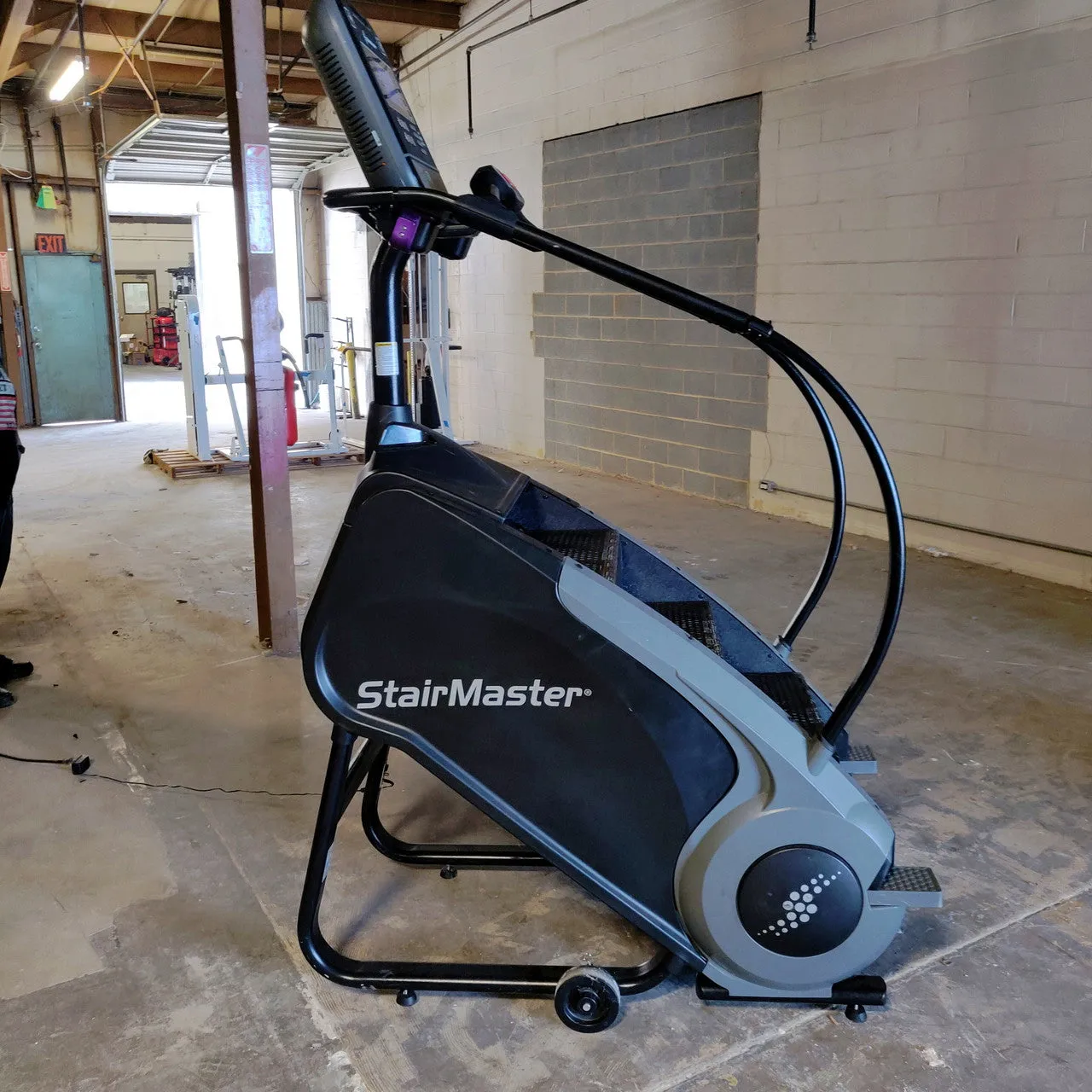 LIKE NEW Stairmaster Gauntlet 8 Series Stairclimber